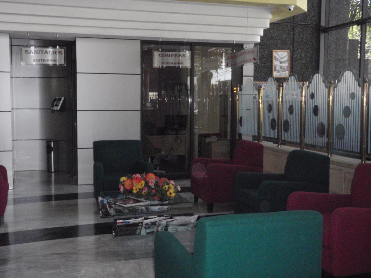 Hotel Plaza Las Fuentes Cuautlancingo Exterior photo