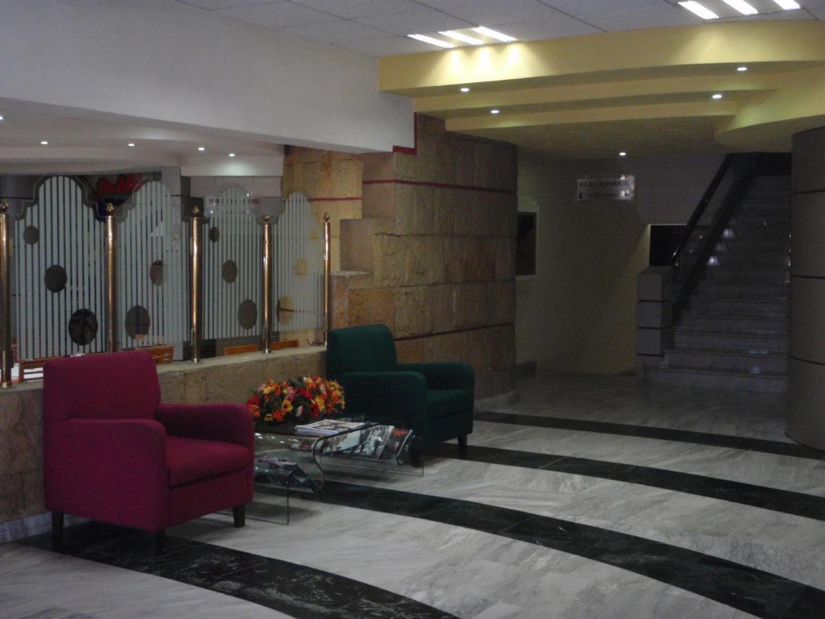 Hotel Plaza Las Fuentes Cuautlancingo Exterior photo