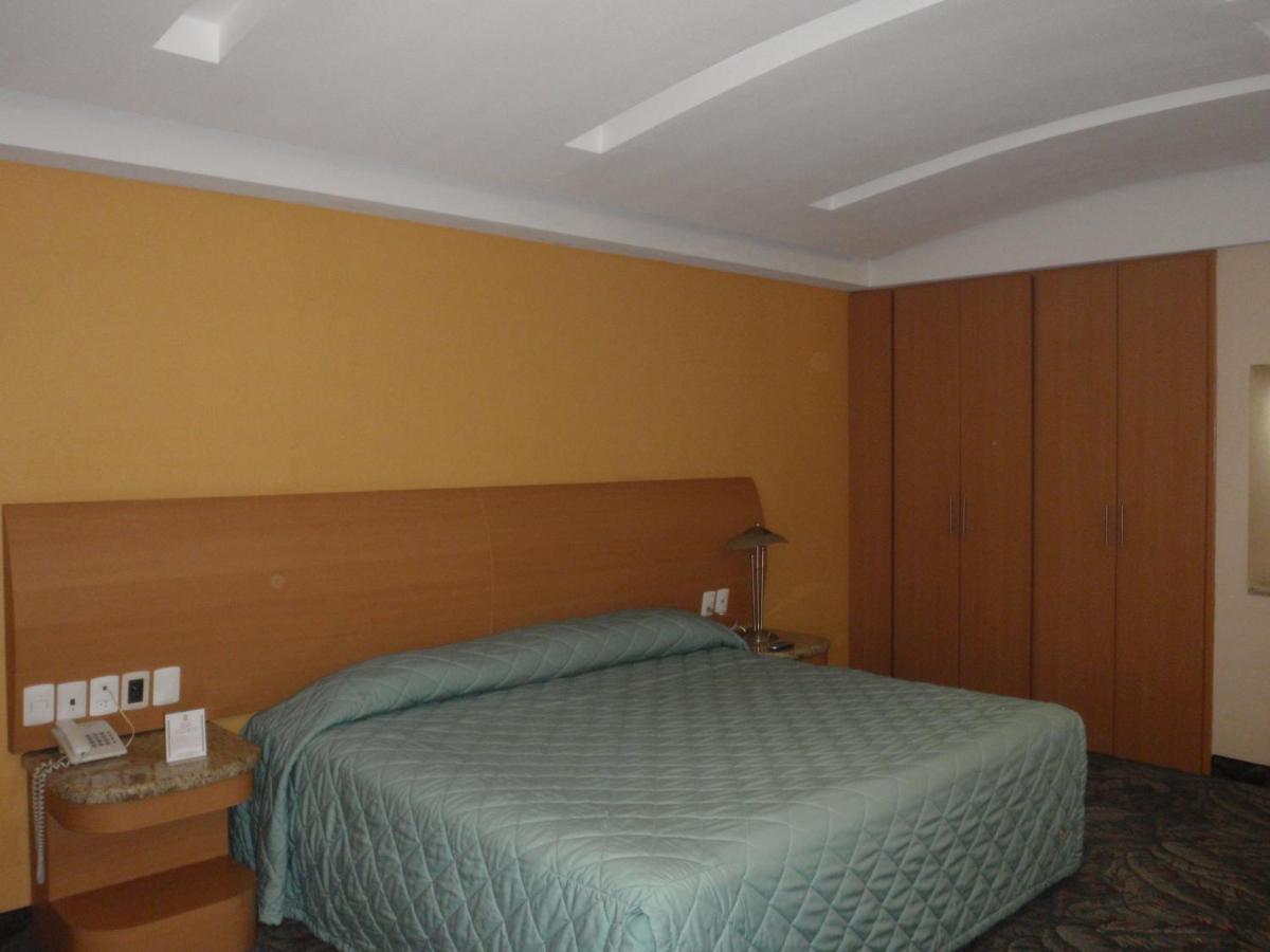 Hotel Plaza Las Fuentes Cuautlancingo Room photo