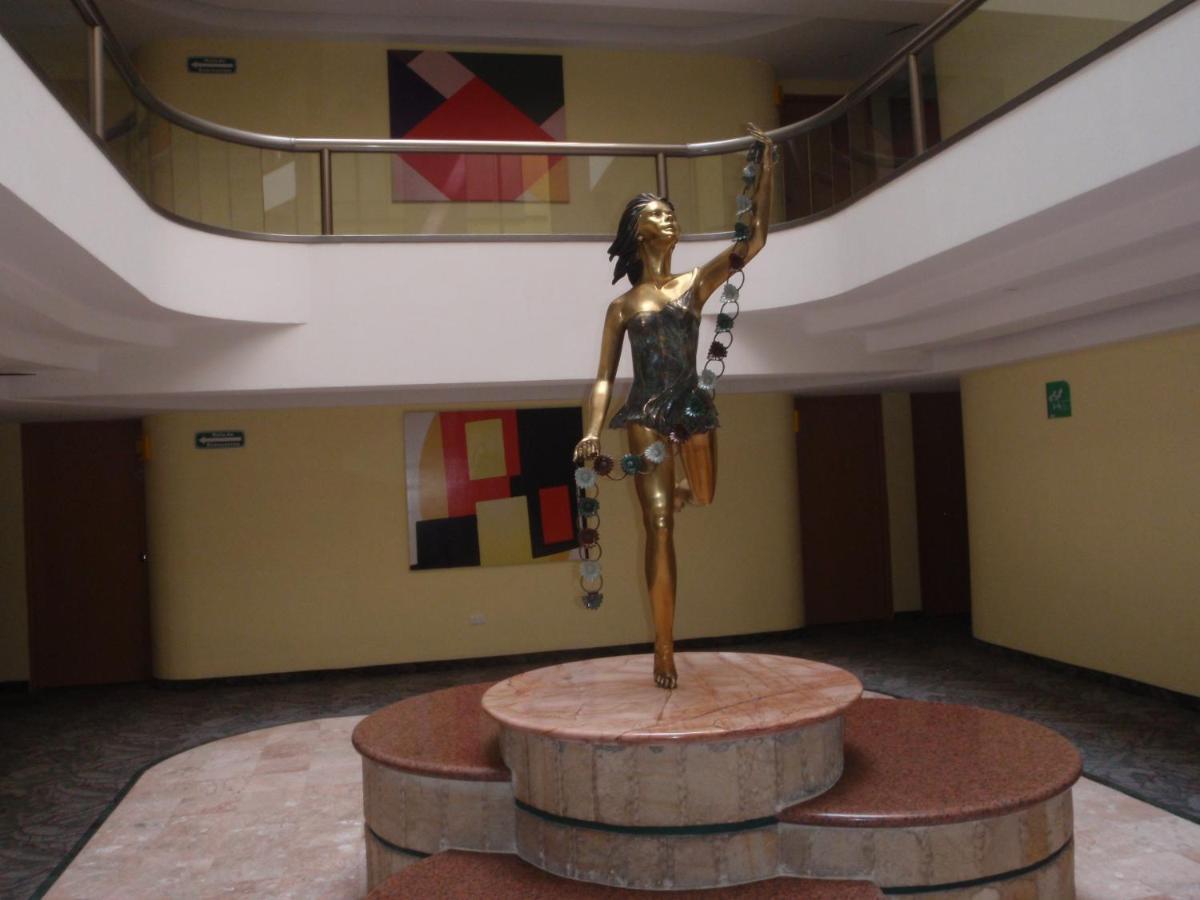 Hotel Plaza Las Fuentes Cuautlancingo Exterior photo